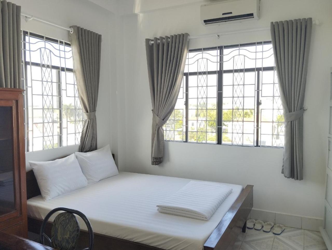 Hotel Nha Nghi Sao Mai Hà Tiên Esterno foto